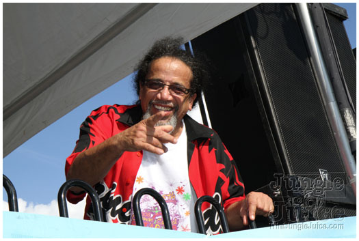 cayman_carnival_2011_part1-162