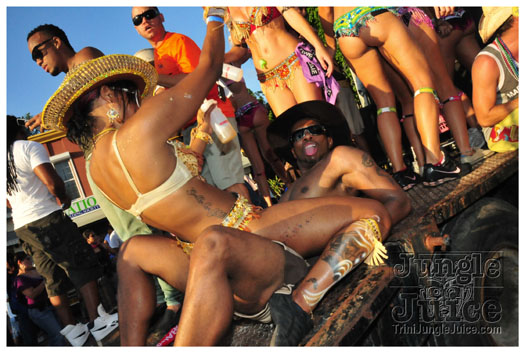 cayman_carnival_2011_part2-009