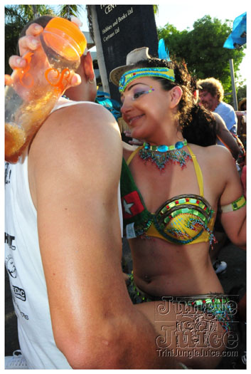 cayman_carnival_2011_part2-020