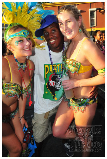 cayman_carnival_2011_part2-021