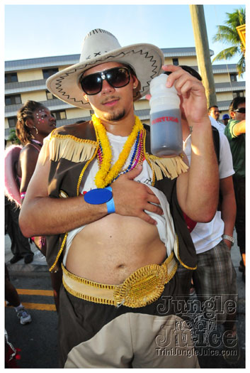 cayman_carnival_2011_part2-029