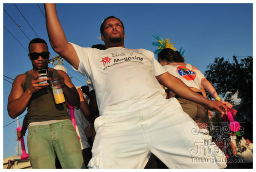 cayman_carnival_2011_part2-048