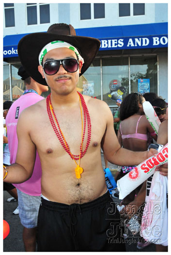 cayman_carnival_2011_part2-054