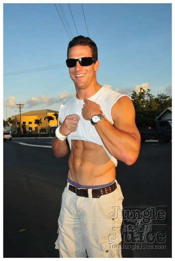 cayman_carnival_2011_part2-068