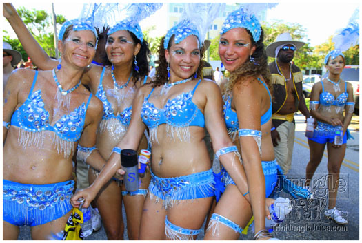 cayman_carnival_2011_part2-075