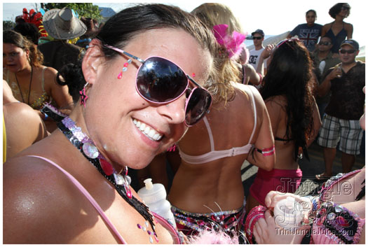 cayman_carnival_2011_part2-093