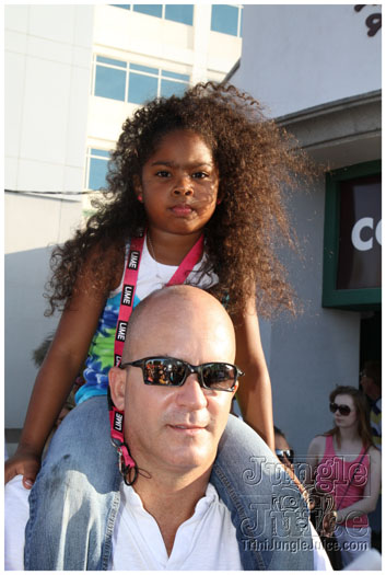 cayman_carnival_2011_part2-117