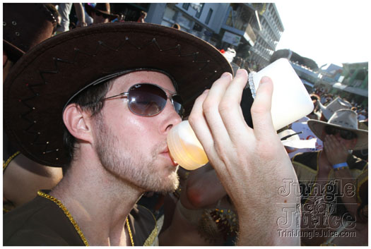 cayman_carnival_2011_part2-131