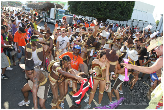 cayman_carnival_2011_part2-149