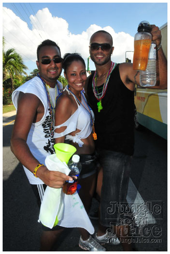 cayman_carnival_2011_part3-010