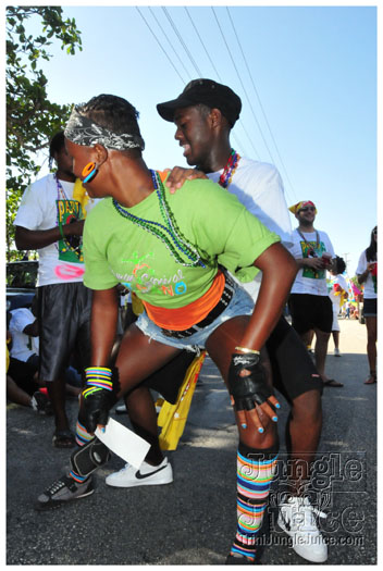 cayman_carnival_2011_part3-053