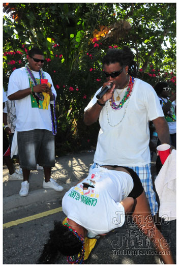 cayman_carnival_2011_part3-055