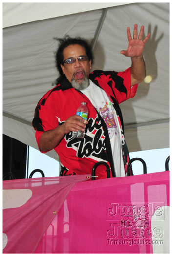 cayman_carnival_2011_part3-076