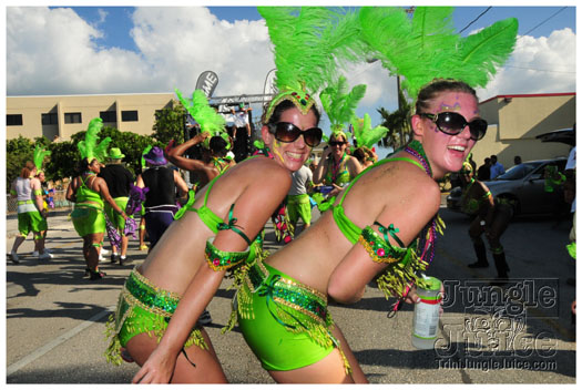 cayman_carnival_2011_part3-089