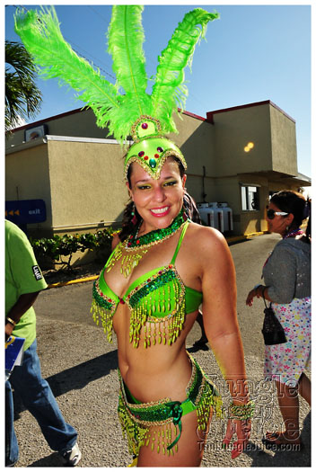 cayman_carnival_2011_part3-092