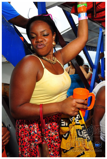 bikini_cruise_2011-076