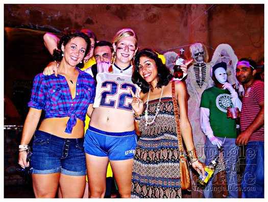 halloween_mania_bananas_oct29-033