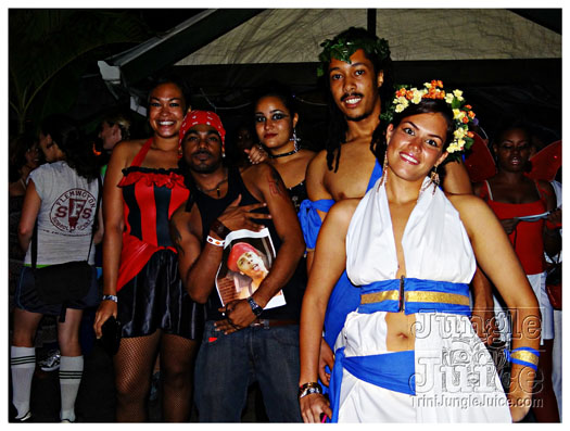 halloween_mania_bananas_oct29-042