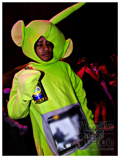 halloween_mania_bananas_oct29-045