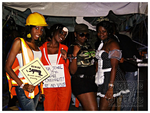 halloween_mania_bananas_oct29-054