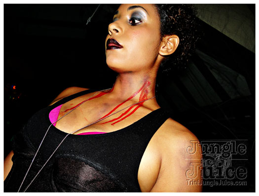 halloween_mania_bananas_oct29-055