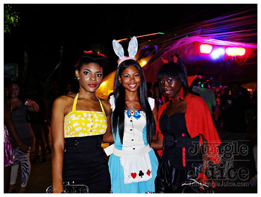 halloween_mania_bananas_oct29-062