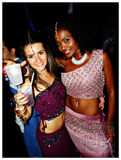 halloween_mania_bananas_oct29-095