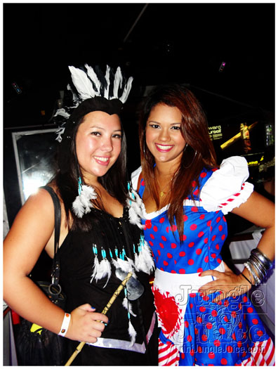 halloween_mania_bananas_oct29-097