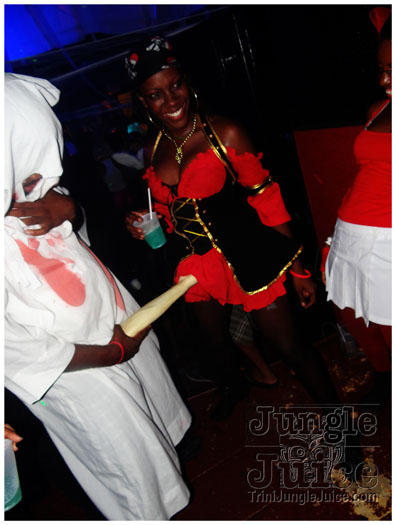 halloween_mania_bananas_oct29-099