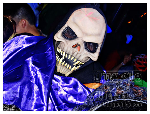 halloween_mania_bananas_oct29-104