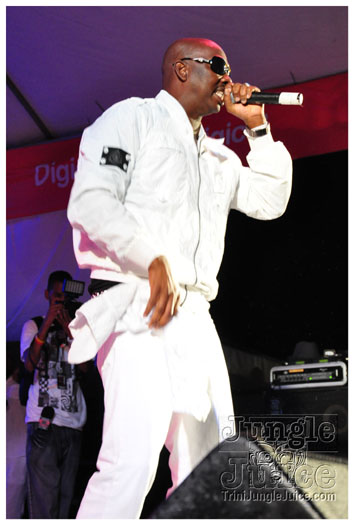 midnight_in_the_moonlight_2011-017