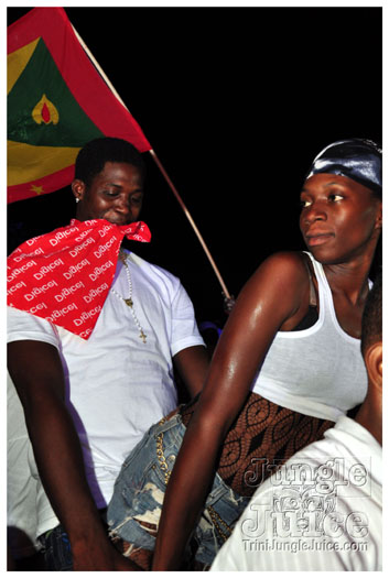 midnight_in_the_moonlight_2011-020