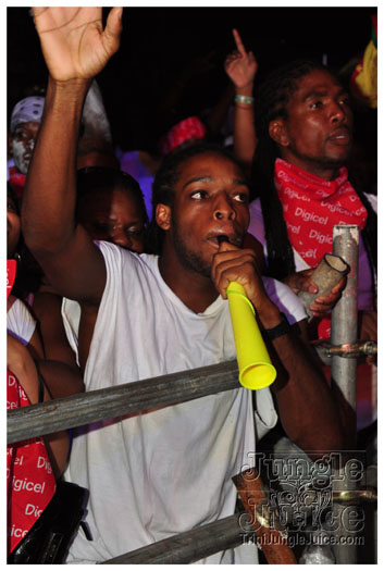 midnight_in_the_moonlight_2011-022