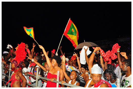 midnight_in_the_moonlight_2011-026