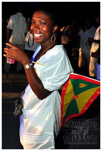 midnight_in_the_moonlight_2011-028