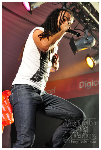 midnight_in_the_moonlight_2011-043