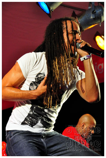 midnight_in_the_moonlight_2011-044