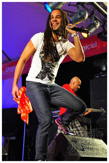 midnight_in_the_moonlight_2011-045