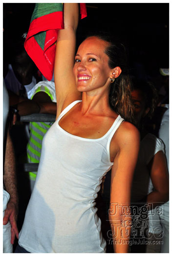 midnight_in_the_moonlight_2011-049