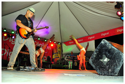 midnight_in_the_moonlight_2011-054