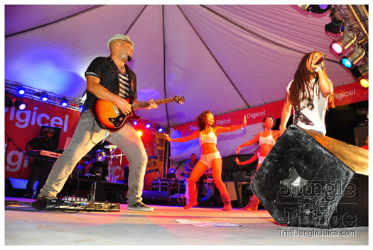 midnight_in_the_moonlight_2011-055