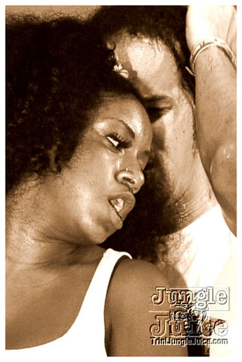 midnight_in_the_moonlight_2011-063