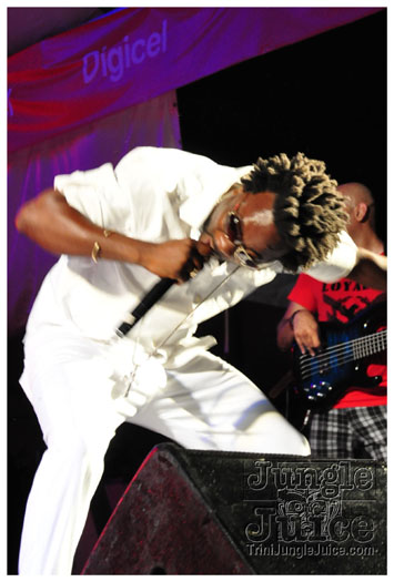 midnight_in_the_moonlight_2011-088