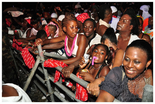 midnight_in_the_moonlight_2011-093