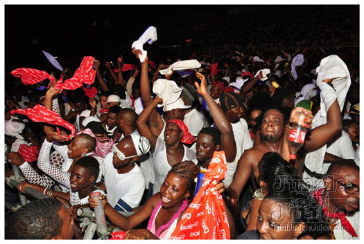 midnight_in_the_moonlight_2011-095