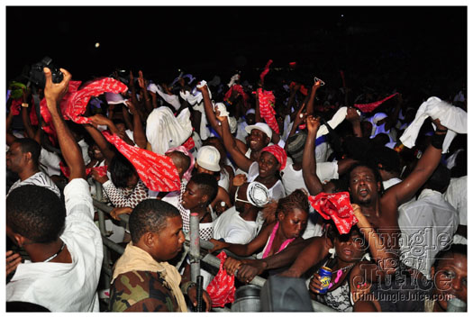 midnight_in_the_moonlight_2011-098