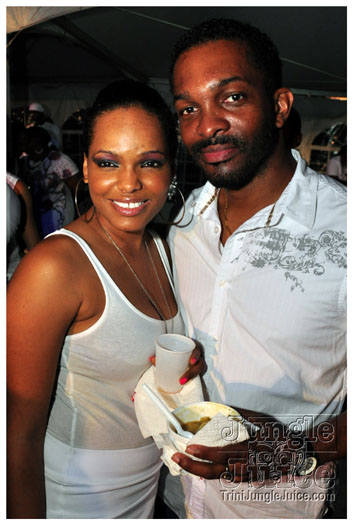 midnight_in_the_moonlight_2011-106