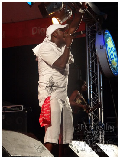 midnight_in_the_moonlight_2011-125