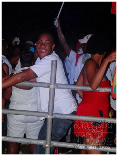 midnight_in_the_moonlight_2011-127