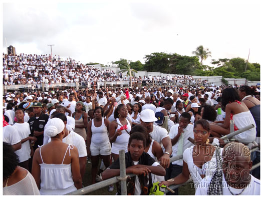 midnight_in_the_moonlight_2011-192